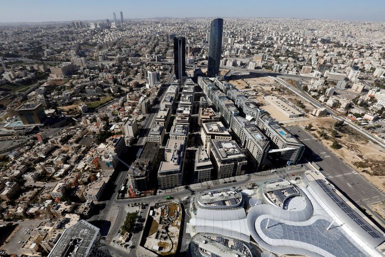 "التاكسي الطائر" في الأردن