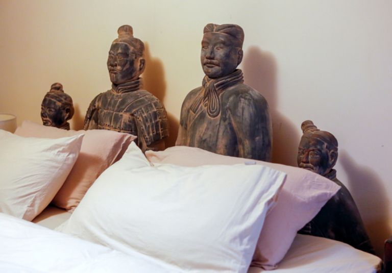 فندق يمنح السائحين فرصة معاصرة محاربي أول جيوش الصين