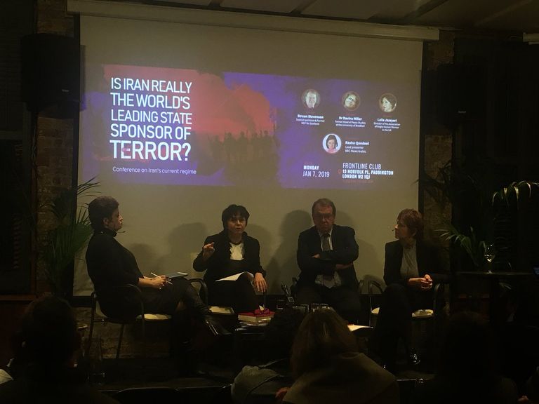 جانب من الندوة النقاشية جانب من الحلقة النقاشية في لندن