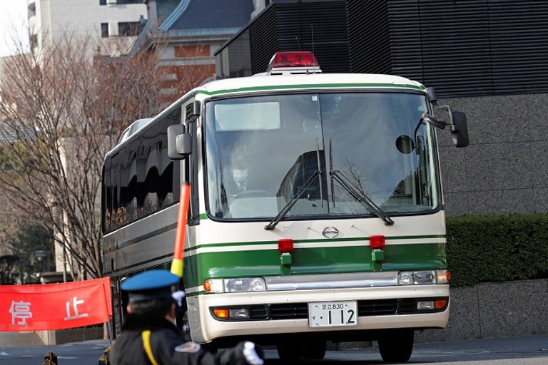 كارلوس غصن يدفع ببراءته في أول ظهور منذ احتجازه