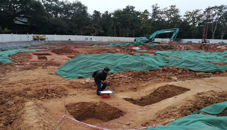موقع اكتشاف الآثار بجامعة "صن يات صن" الصينية