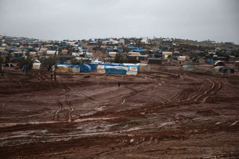 مخيمات اللاجئين السوريين تغطيها الثلوج في لبنان