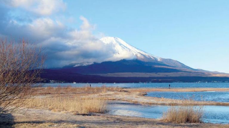 جبل فوجي الذي ألهم الفنان الياباني هوكوساي  جبل فوجي الذي ألهم الفنان الياباني هوكوساي