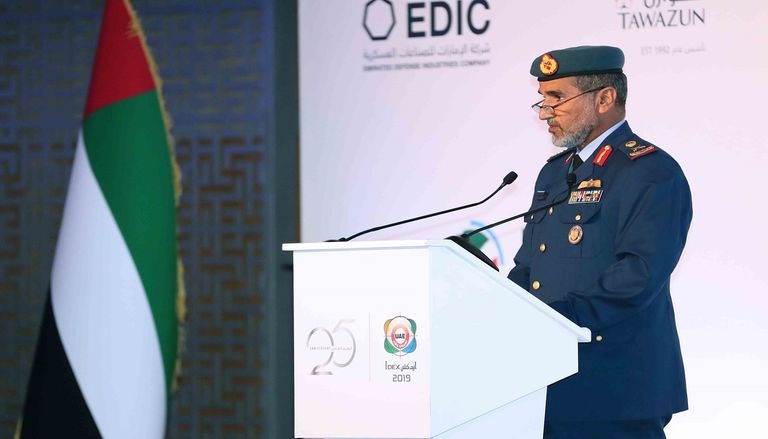 اللواء الركن طيار فارس خلف المزروعي رئيس اللجنة العليا المنظمة لمعرضي "آيدكس ونافدكس 2019" اجتماع اللجنة المنظمة لـ