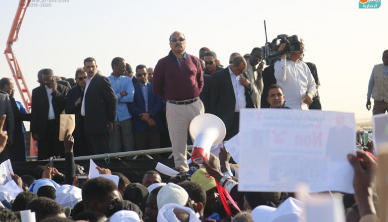 الرئيس الموريتاني محمد ولد عبدالعزيز وسط الحشود في نواكشوط