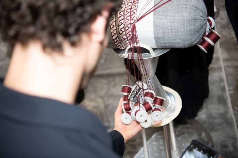 اختيار 10 مصممين من الإمارات وإسبانيا وإيطاليا في مشروع "حوار الحرف"