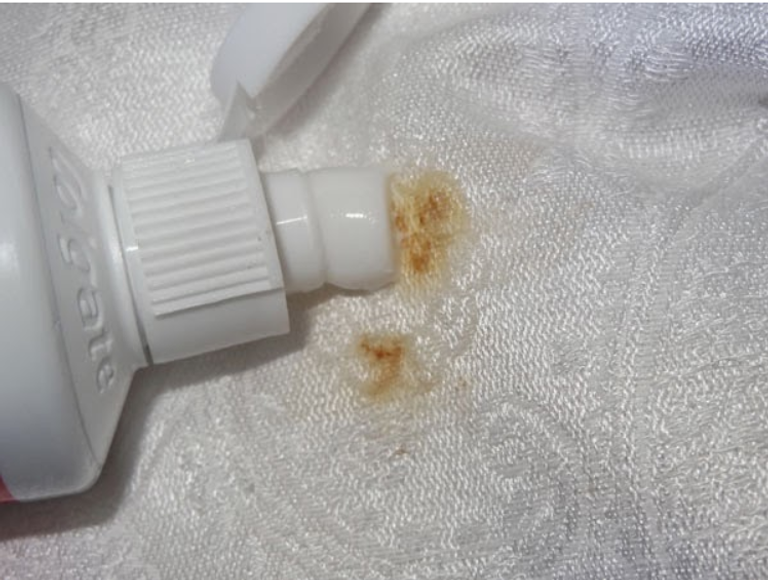 تلميع الخواتم ضمن استخدامات معجون الأسنان