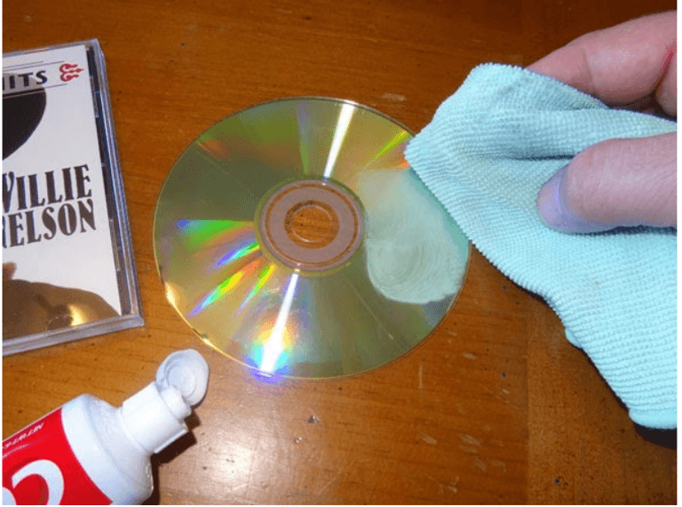 تلميع الخواتم ضمن استخدامات معجون الأسنان