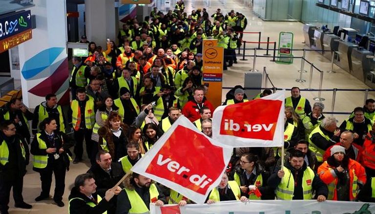 عمال أمن مضربون في مطار كولونيا