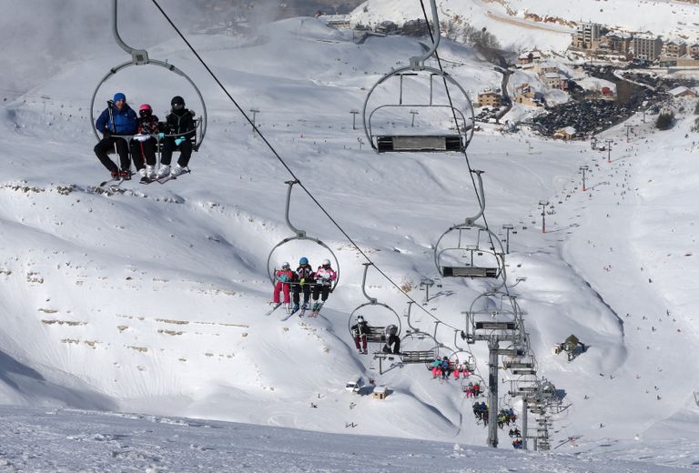 بداية موسم التزلج في لبنان