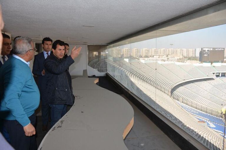 أشرف صبحي وزير الشباب والرياضة المصري يتفقد استاد القاهرة أشرف صبحي وزير الرياضة المصري