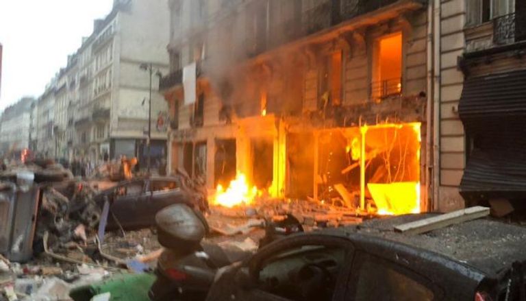 انفجار قوي بوسط باريس