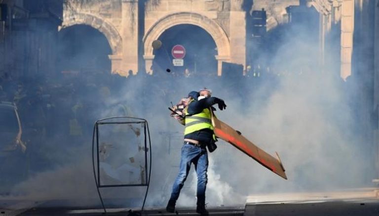 إطلاق الغاز في مظاهرات للسترات الصفراء في باريس- أ ف ب