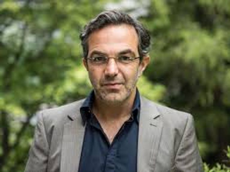 غلاف كتاب "بزوغ الحقيقة"