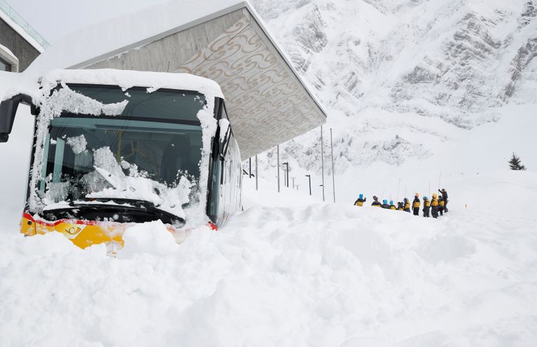 جنود من الجيش الألماني يشاركون في إنقاذ العالقين