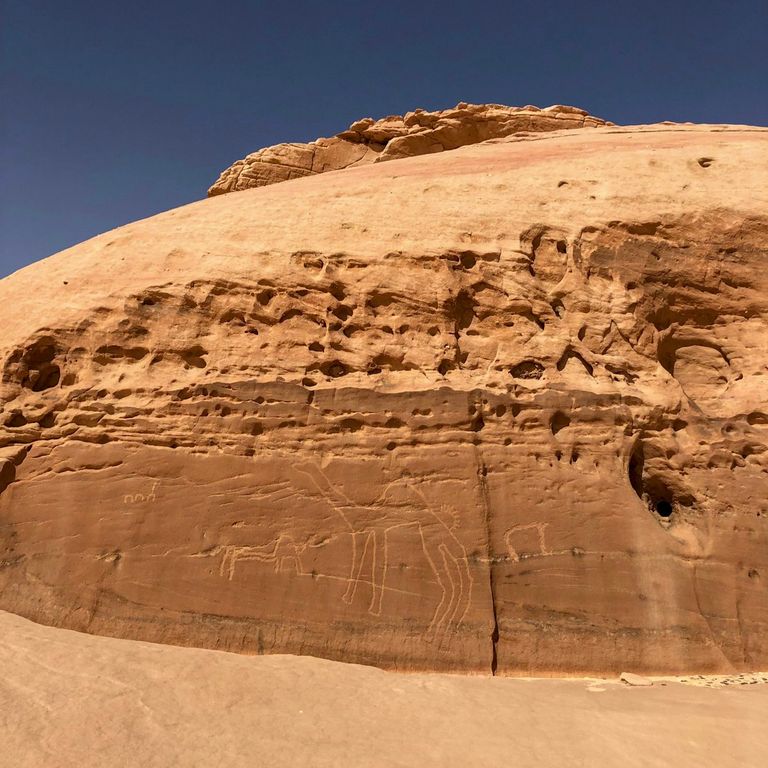 نقش هيروغليفي بتوقيع رمسيس الثالث يكشف طريقا تجاريا بين مصر والسعودية