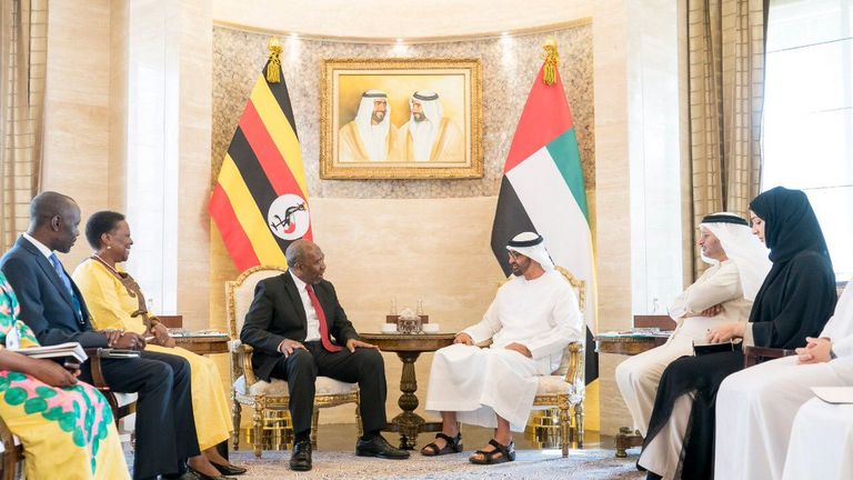الشيخ محمد بن زايد ورئيس وزراء أوغندا خلال المباحثات الشيخ محمد بن زايد آل نهيان ورئيس وزراء أوغندا خلال لقاء اليوم