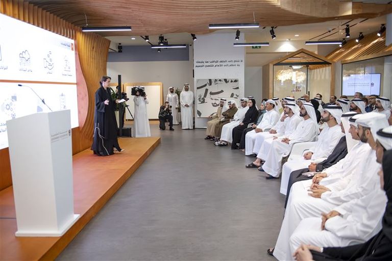 الشيخ محمد بن راشد يطلع على جهود تبني التقنيات الزراعية الحديثة