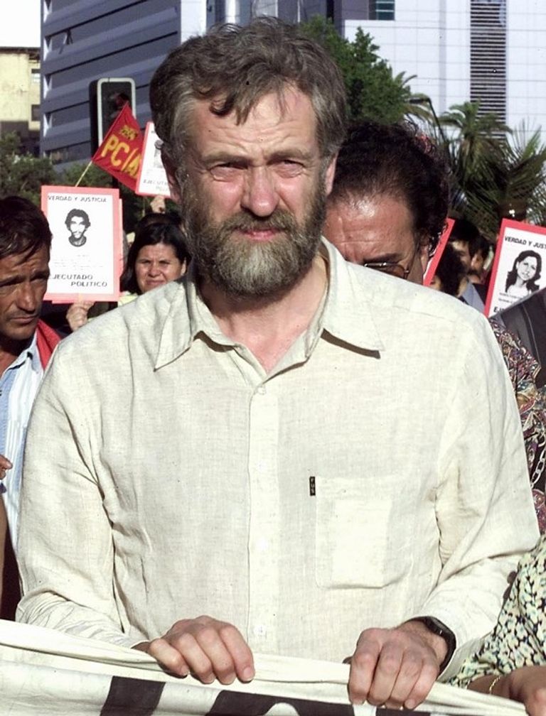 جيريمي كوربن رئيس حزب العمال البريطاني المعارض تيريزا ماي رئيسة الوزراء البريطانية ـ أ ف ب