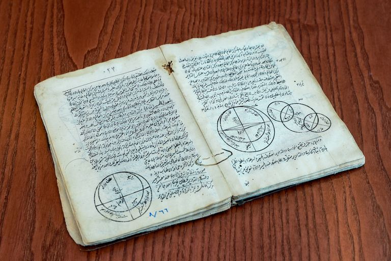 ورش عمل متنوعة في معرض أبوظبي للمخطوطات