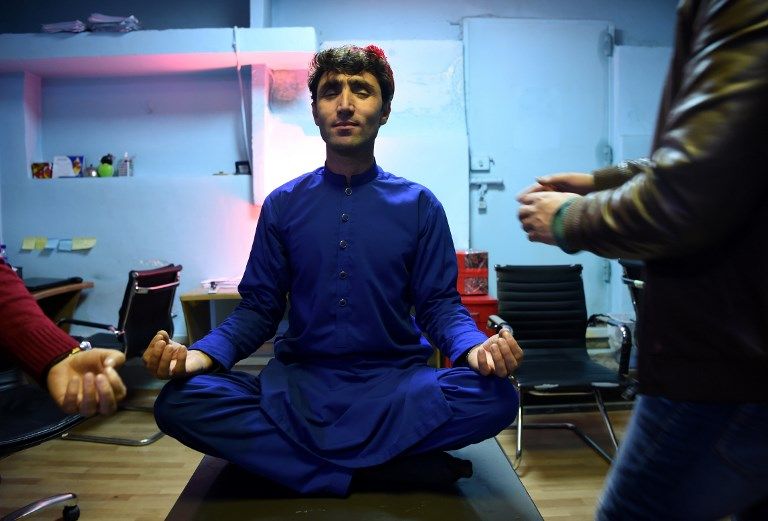 عبدالسلام مفتون.. مغني أفراح أفغاني يشبه رئيس وزراء كندا