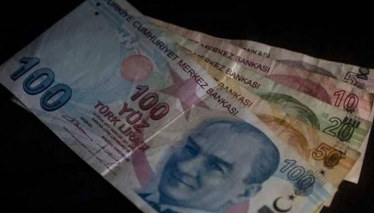 الليرة التركية تتراجع أمام الدولار بعد تهديدات ترامب