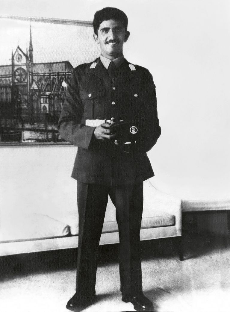 الروائي الإماراتي علي أبو الريش