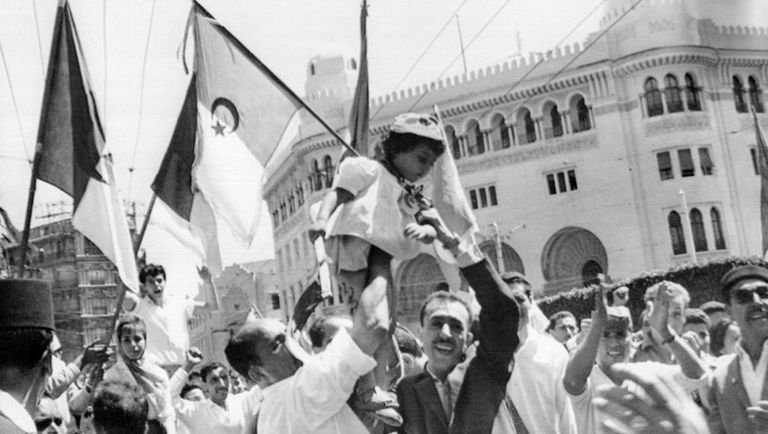 مشهد من فيلم "دم نجس"