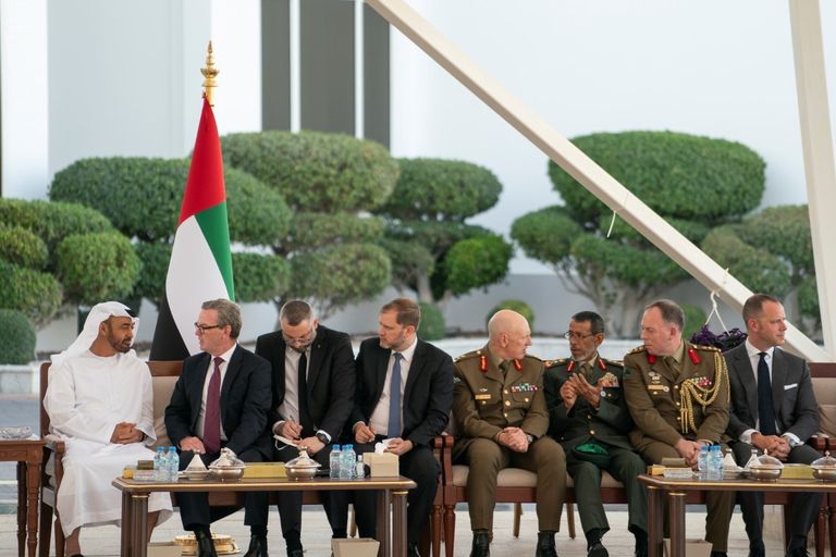 جان من لقاء الشيخ محمد بن زايد آل نهيان ووزير الدفاع الأسترالي