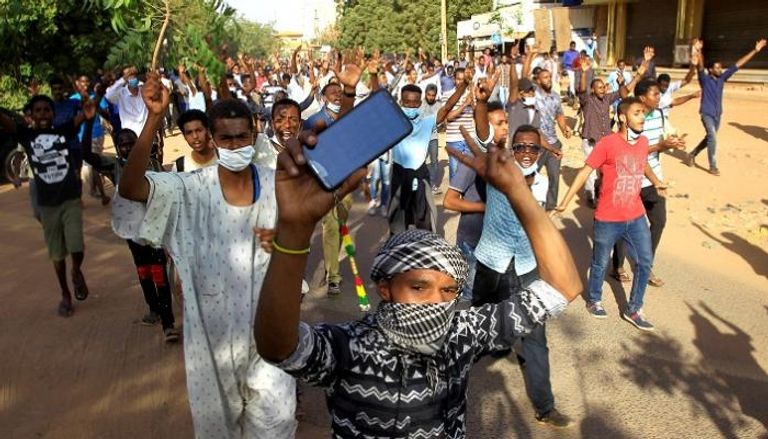 جانب من الاحتجاجات التي تشهدها السودان- رويترز