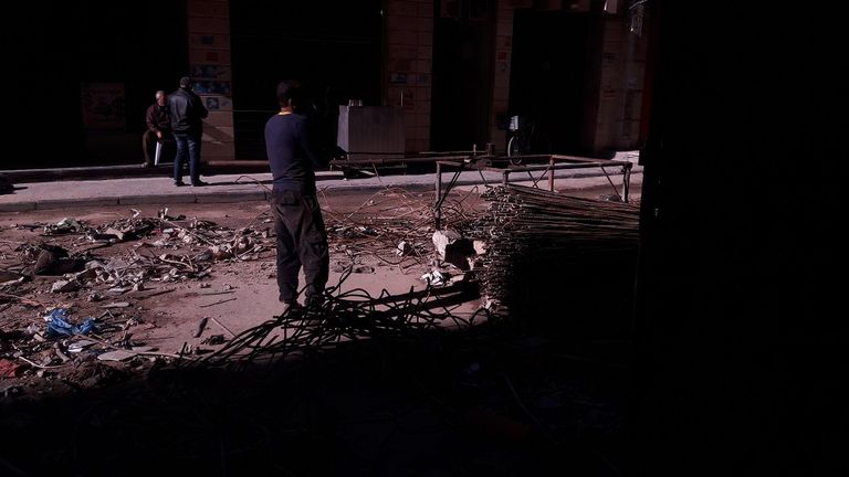 إعادة تدوير مواد البناء في غزة.. صناعة أخرى للحياة