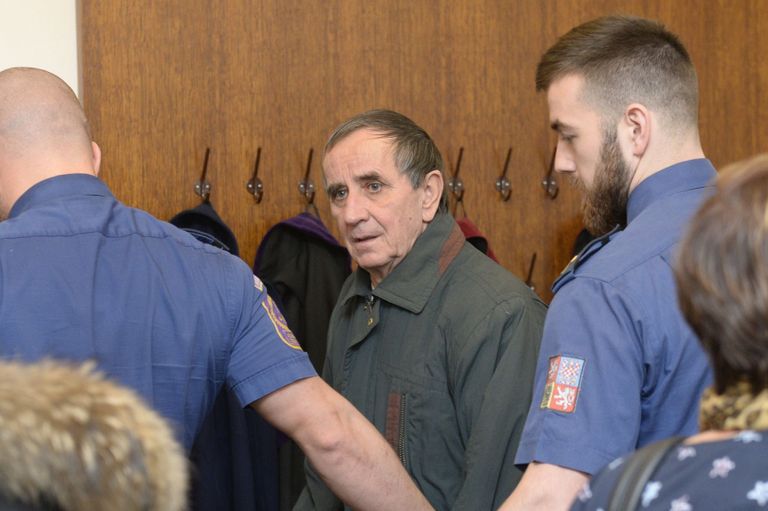 التشيك تسجن رجلا تسبب في خروج قطارين عن القضبان