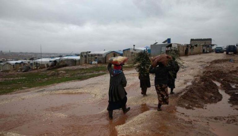 العواصف المتتالية أغرقت مخيمات اللاجئين السوريين بمياه الأمطار