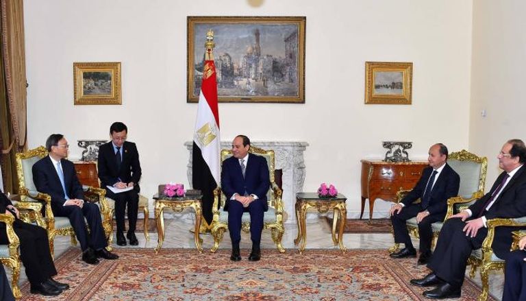 الرئيس المصري خلال استقباله الممثل الخاص للرئيس الصيني