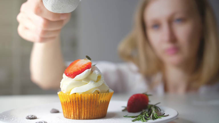 الكريمة البيضاء للكب كيك طريقة عمل الكريمة البيضاء للحلويات