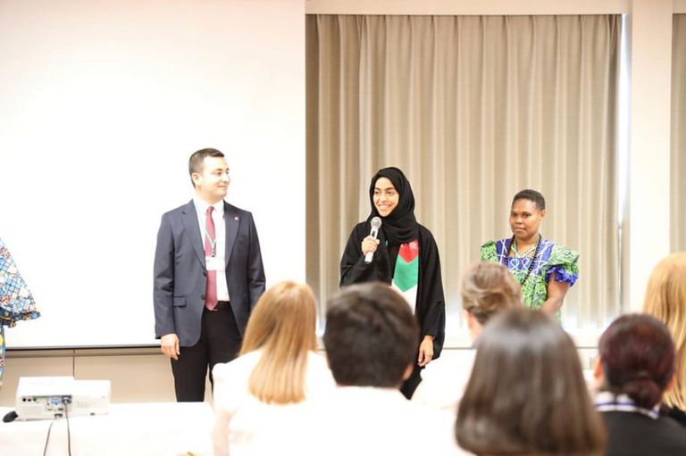 صورة الوفد الإماراتي المشارك في "سفينة شباب العالم"