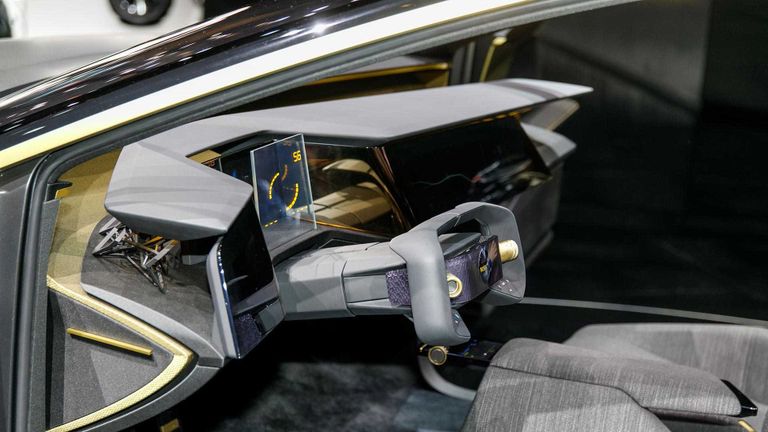 سيارة نيسان IMs