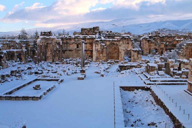 الثلوج تكسو لبنان