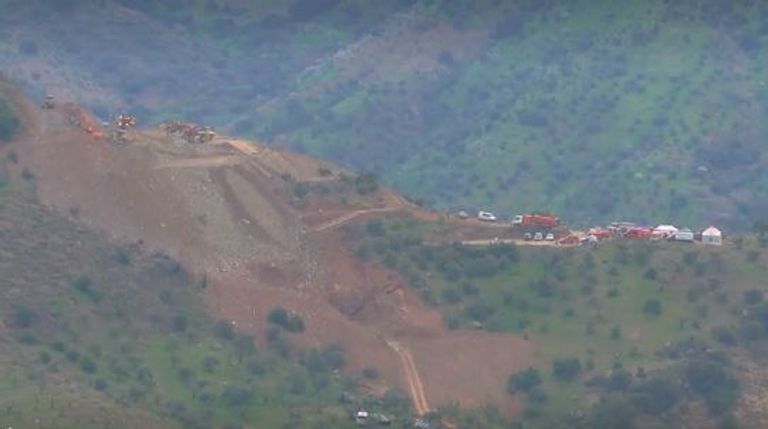 تكثيف الجهود في إسبانيا لإنقاذ طفل سقط في بئر عميقة