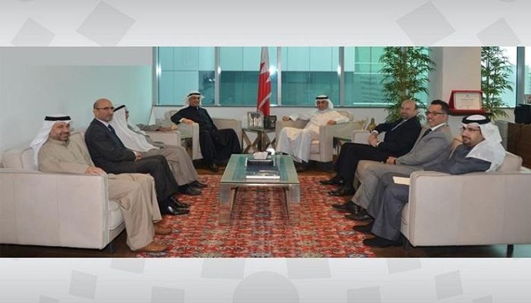 جانب من اجتماع وزير الصناعة البحريني مع رئيس شركة الصانع 