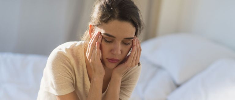 10 أسباب للشعور المستمر بالدوخة.. منها ارتداء نظارة جديدة