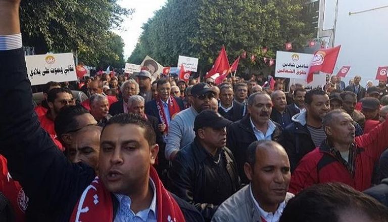 مسيرات حاشدة في أنحاء تونس ضد الإخوان