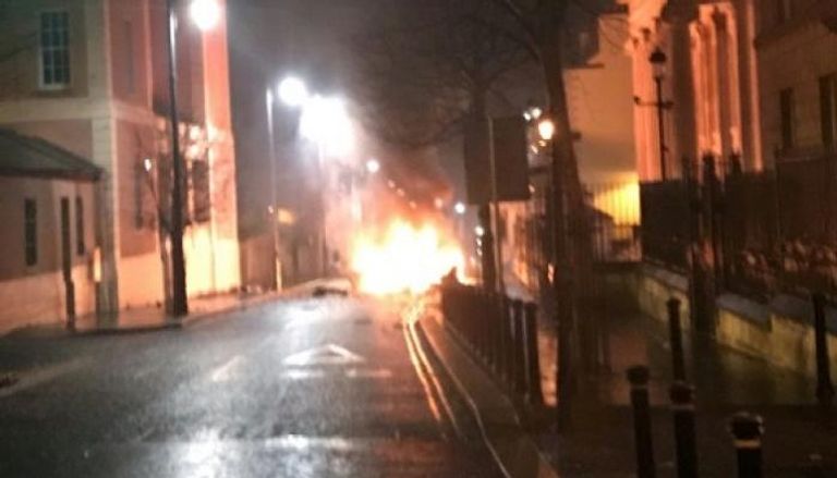انفجار سيارة ملغومة في أيرلندا الشمالية 