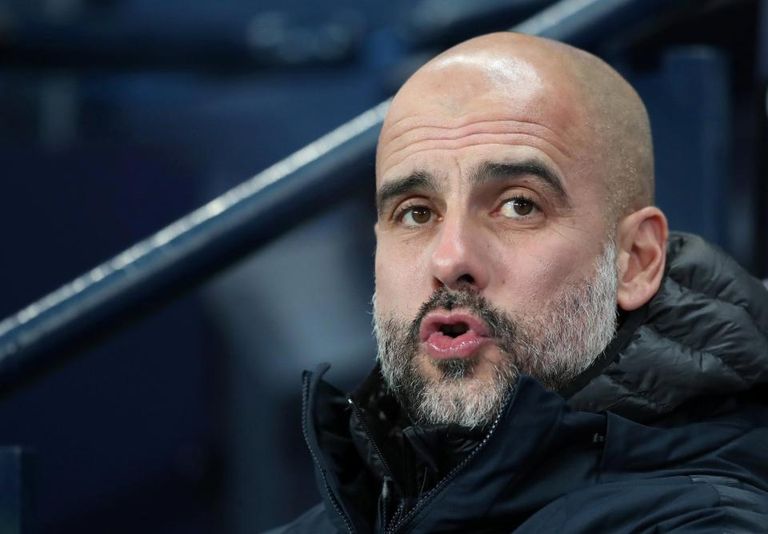 بيب جوارديولا مدرب مانشستر سيتي جورجي ألاستوي مع ليونيل ميسي