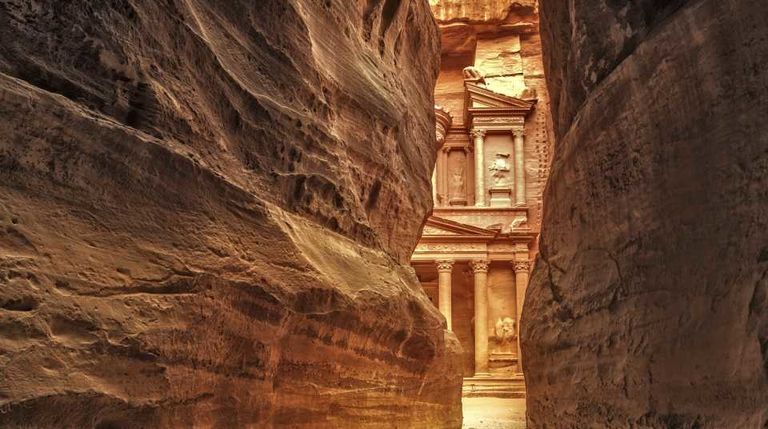 مــــدينـــه البـتراء  127-124724-petra-jordan-tourism-effects-4