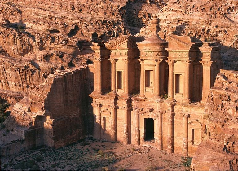 مــــدينـــه البـتراء  127-124726-petra-jordan-tourism-effects-10