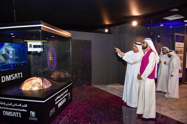 الشيخ محمد بن راشد آل مكتوم يتفقد المشروعات الجديدة في بلدية دبي الشيخ محمد بن راشد آل مكتوم يتفقد المشروعات الجديدة