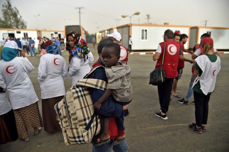 الجزائر قامت بترحيل آلاف الأفارقة الذين كانوا يخططون لهجرة غير شرعية