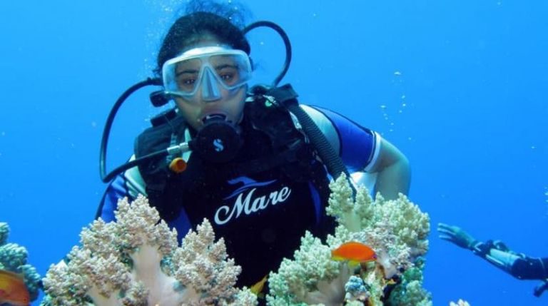 فيروز أصغر مشرفة غطس في مصر