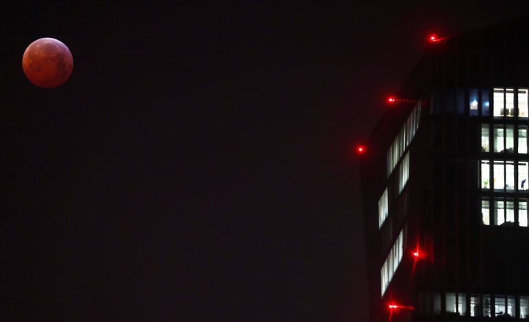 العالم يتابع ظاهرة